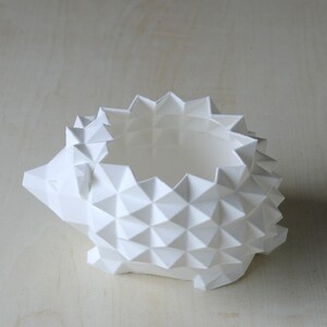 Low Poly Hedgehog Planter | 3D Printed Succulent Pot | Cute Desktop Planter for Cactus & Succulents | Available in 2 Sizes, Custom Drainage imagen 8