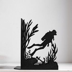 Scuba Diver Bookends - 3D Print Matte Black Underwater Scene, Unique Bookeshelf Ocean Decor, Diver Gift, Scuba Diving Decor, Book Lover Gift imagen 5