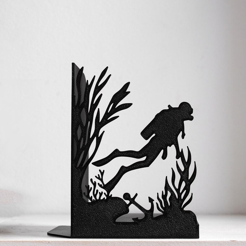 Scuba Diver Bookends - 3D Print Matte Black Underwater Scene, Unique Bookeshelf Ocean Decor, Diver Gift, Scuba Diving Decor, Book Lover Gift imagen 5