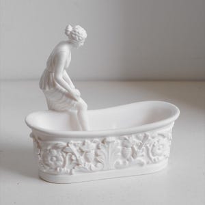 Venus Soap Dish - Greek Goddess Sculpture Soap Holder - Neoclassical Bathroom Decor - Mythology Statue Trinket Tray - White PLA 3D image 3