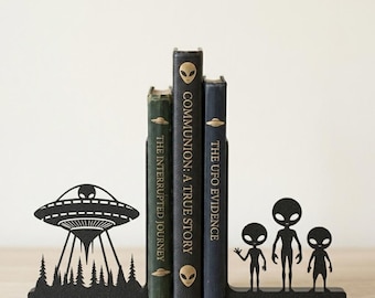 Alien UFO Bookends, Sci-Fi Bookshelf Decor, Abduction Flying Saucer Book Ends, Roswell Outer Space Gift for Book Lovers, Unique Book Holder