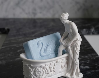 Venus Soap Dish - Greek Goddess Sculpture Soap Holder - Neoclassical Bathroom Decor - Mythology Statue Trinket Tray - White PLA 3D