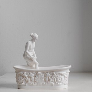 Venus Soap Dish - Greek Goddess Sculpture Soap Holder - Neoclassical Bathroom Decor - Mythology Statue Trinket Tray - White PLA 3D image 8