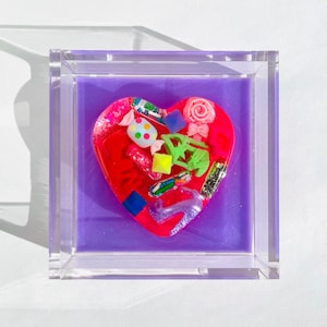 Trinket Heart on Purple 4x4 Square Resin Wall Art in Acrylic Frame