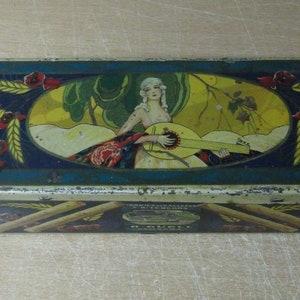 Tim Box old tin box La Palma Cookies, R. Guell fine creme biscuits