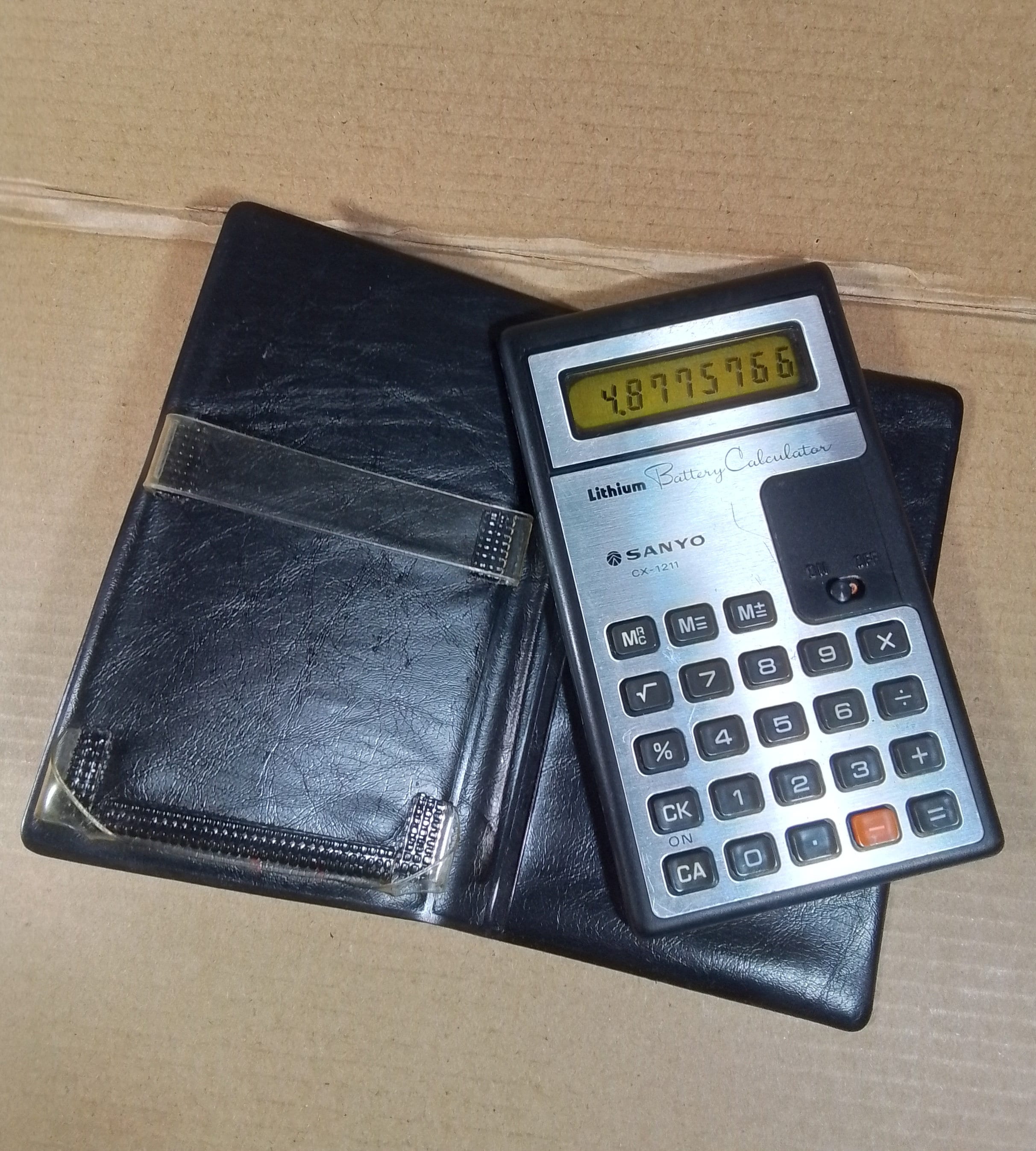 Calculatrice Vintage Sanyo CX 7211T - Fonctionnelle, Look Rétro