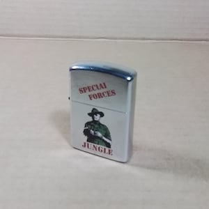 Vintage Oil Lighter Champ Special Forces Jungle Mechero Briquet Feuerzeug