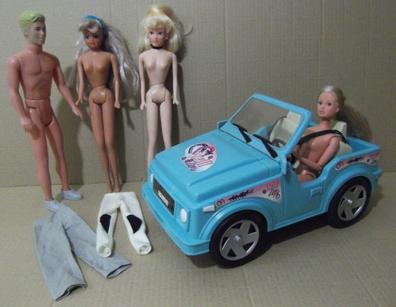 Lot vintage 4 x Poupée Voiture jeep Steffi Love Simba Toys Barbie poupées  voiture -  France