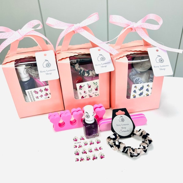 Pamper party gift set for girls | beauty pamper set for girls | sleepover gift set goody bag | bridesmaids goody bag gift set presents