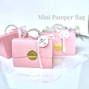 Pamper party gift set for girls | beauty pamper bag set for girls | sleepover gift set goody bag | bridesmaids goody bag gift set presents