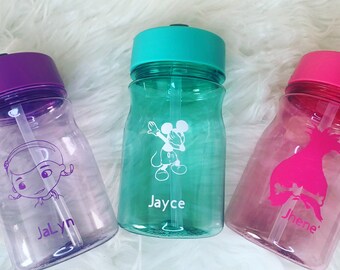 Vaso de carácter de plástico pequeño