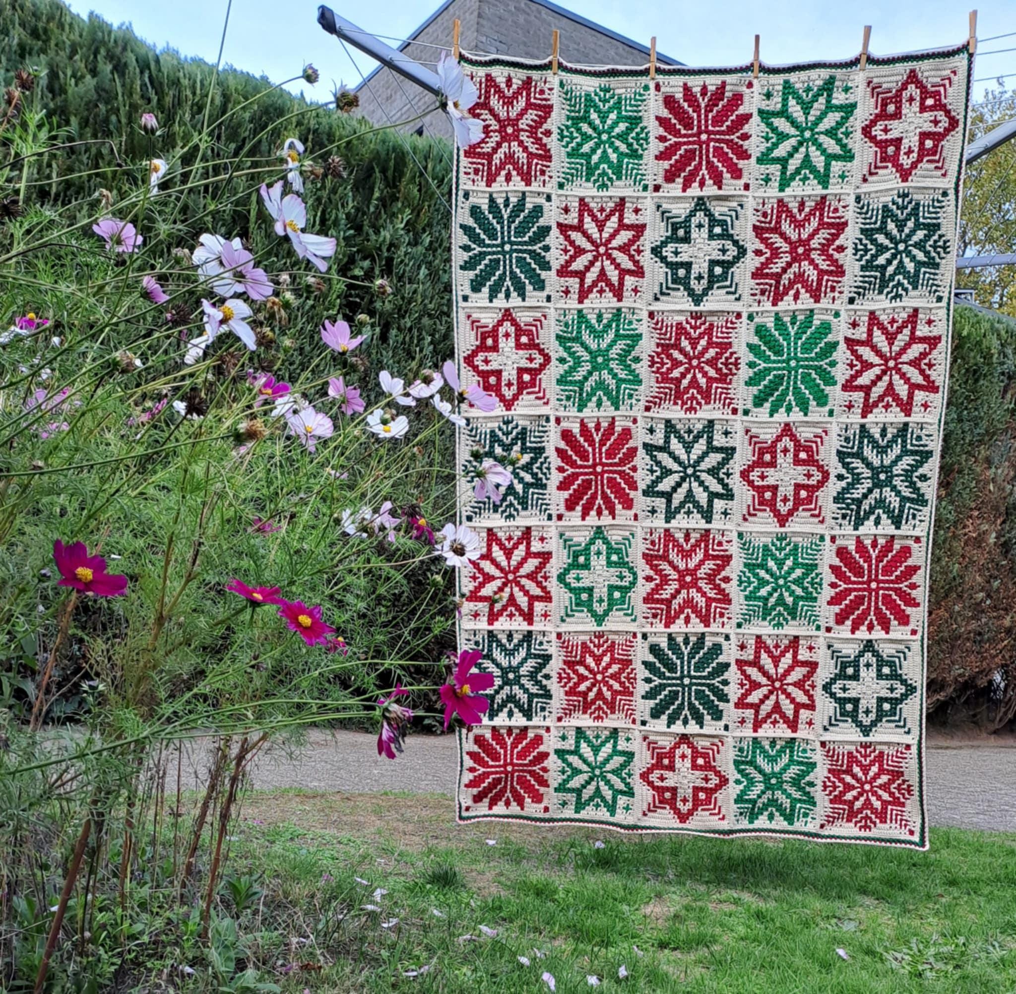 Twinkle Twinkle - Overlay Mosaic Crochet Center Out Christmas