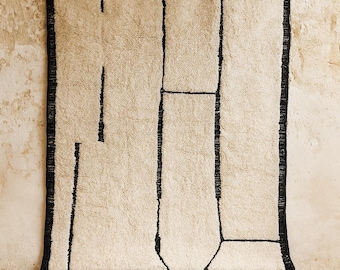 Custom-made Beni Ouarain M’rirt rugs – Moroccan Berber rugs in natural wool – Minimalist handmade rugs – Modern design rugs