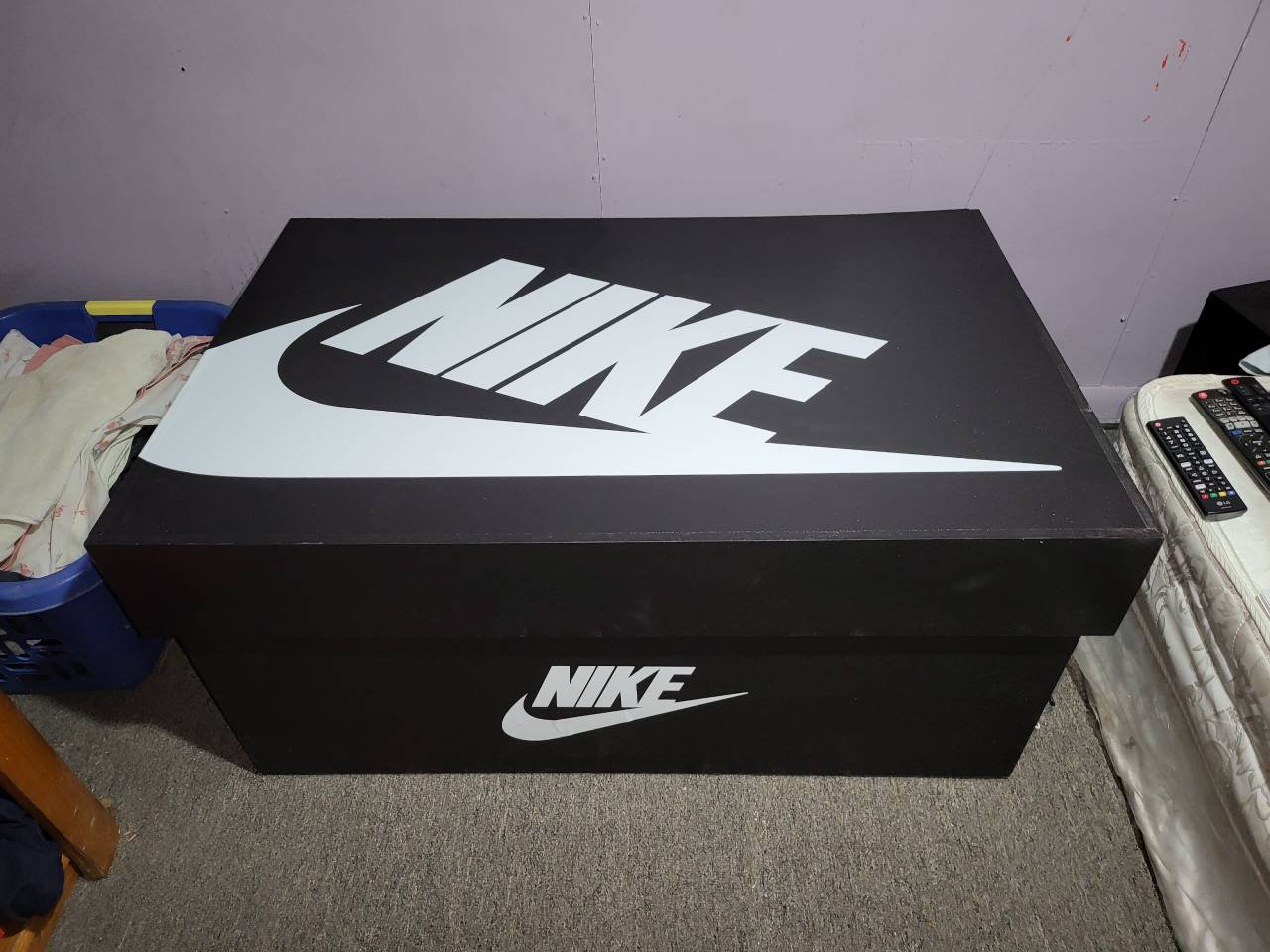 black nike box