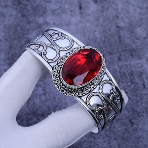 Handgjort armband i sterlingsilver med granat i mozambique | Vintagestil