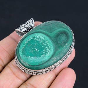 Colgante de malaquita, colgante de piedra preciosa de malaquita, colgante de plata de ley 925, colgante de diseñador, colgante vintage, colgante ovalado verde para regalo
