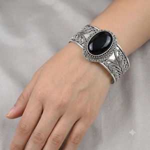 Manschettarmband i svart onyx, justerbart armband i 925 sterlingsilver, bohemiska handgjorda smycken, julklappssmycken till henne