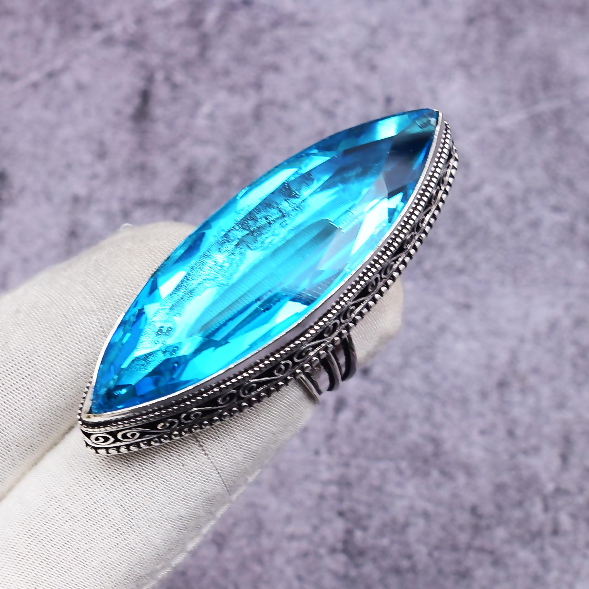 Bague Vintage en Argent avec Pierre de Topaze Bleue