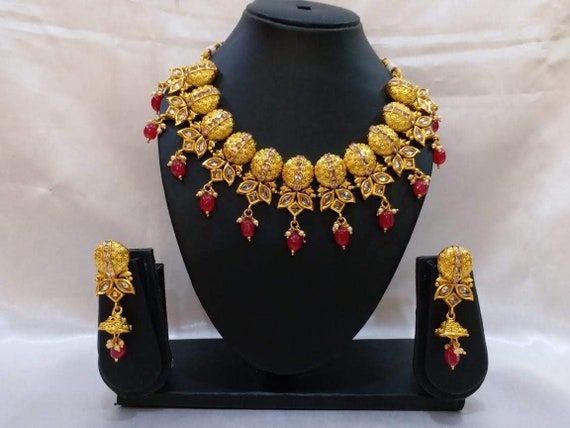 Gold Jewelry Set Handmade Jewelry Indian Earrings Indian Jewelry Set Indian Bridal Wear Custom Piece Elegant Jewelry Kundan Jewelry Weddings Jewellery Jewellery Sets 