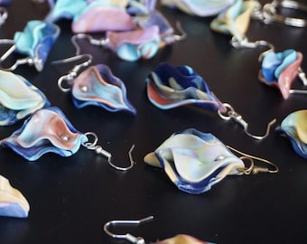 1 surprise vulva earring single surprise vulva single vulva jewelry vulva earrings feminist earrings Yoni Necklace vulvadea clay