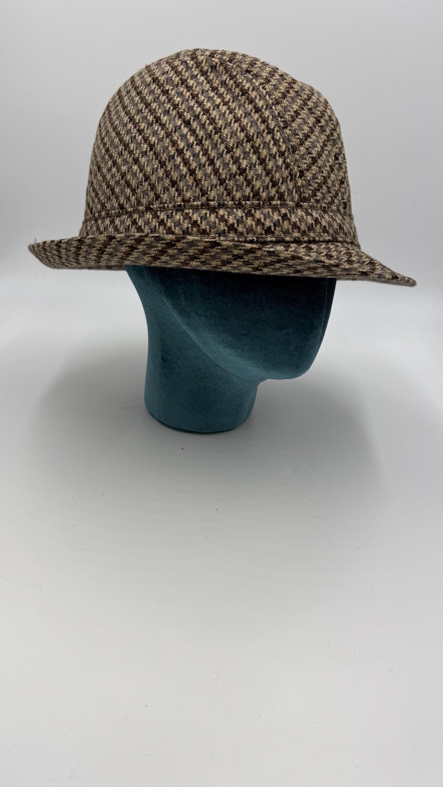 Zurich thrift founds Super Panizza fashion hat Panizza Bespoke Hat - No Reserve - CharityStars main image 4