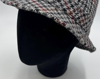 PRE-LOVED REVERSIBLE TWEED 70’s STYLE BUCKET HAT Hanna Hats Vintage Tweed Bucket Lined Donegal Ireland 100  main image 2