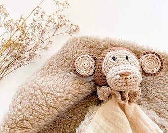 Mono de peluche tejido a crochet hecho a mano, peluche personalizado elaborado con hilo 100% algodón, ideal para bebé, un regalo perfecto para bebé, fabricado en Francia.