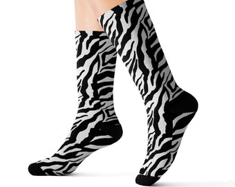 Chaussettes à imprimé zèbre ! Chaussettes de sublimation. Chaussettes à imprimé animal. Chaussettes imprimées noires et blanches.