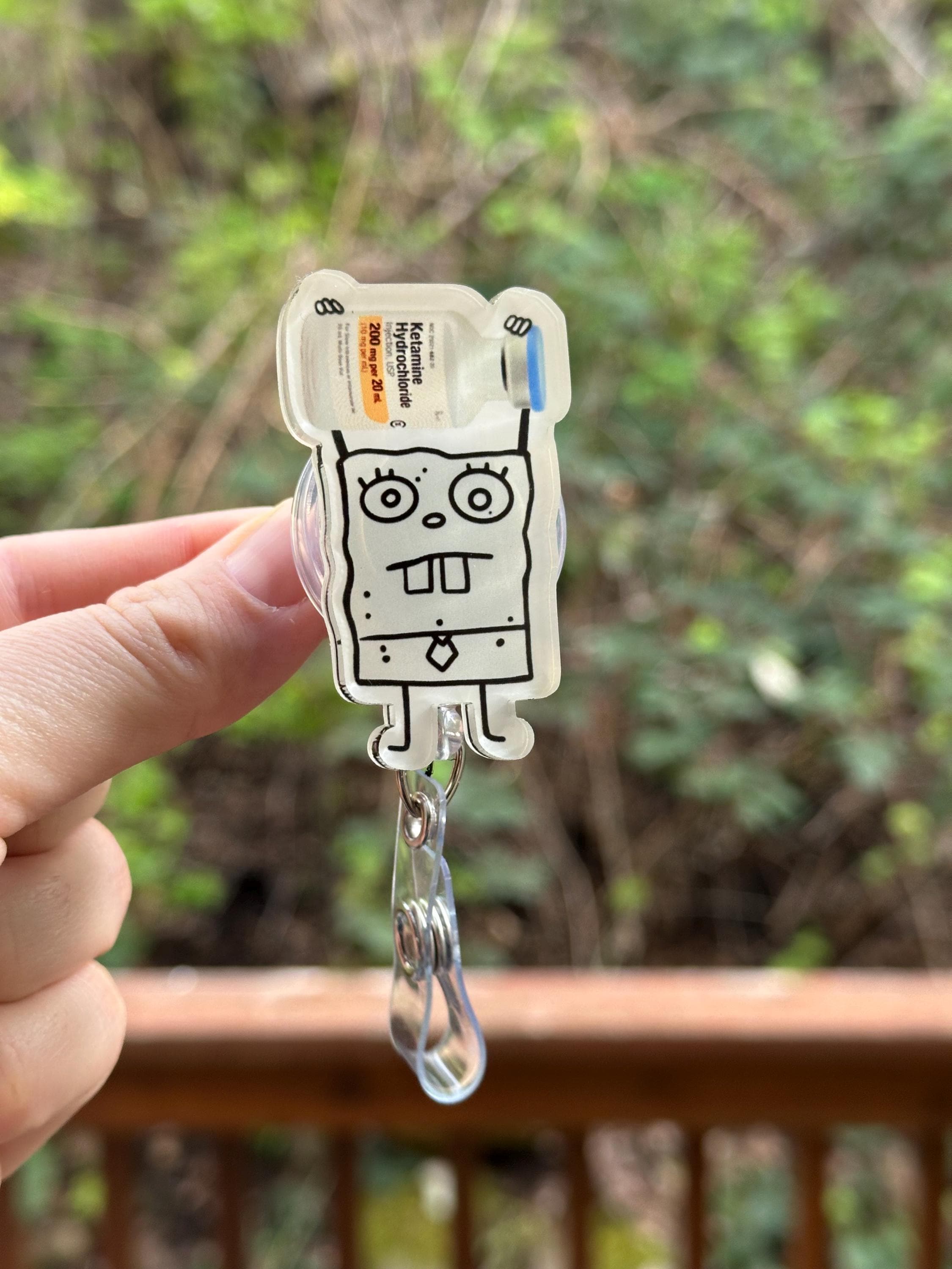 Doodle Bob Ketamine - Bobine d'insigne d'infirmière, infirmière autorisée, médecin, soins intensifs, soins intensifs, urgence, soins de santé, accessoire de travail