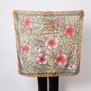 Luipaard handgeschilderde zijden sjaal luipaardprint bruin rode luipaard sjaal hibiscus pure zijden sjaal zijden bandana zomersjaal verjaardagscadeau 35 x 35