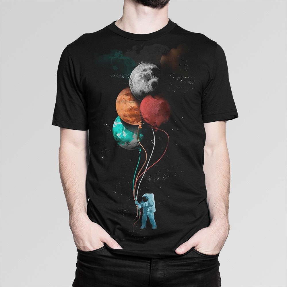 En trofast fængelsflugt dynasti Astronaut With Planet Ballons T-shirt Men's Women's - Etsy