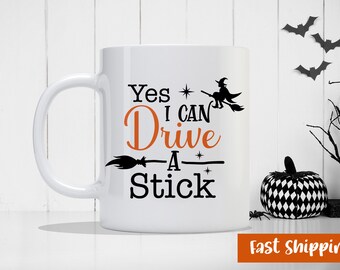 Ja, ik kan een stok besturen - Halloween Holiday Theme - Aangepaste koffiemok