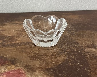 William Yeoward Crystal Lottie Open Salt Dish Small Petal Design Individual 3 Inch Trinket Salt Salt Dip Starburst Cut Crystal Signed