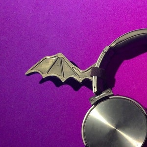 3D Printed Bat Wing Headset Attachment: Cosplay Prop