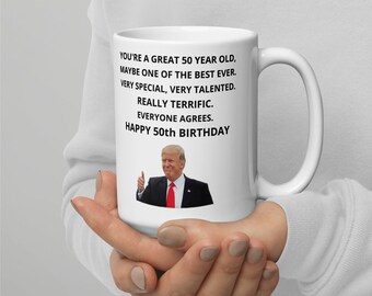 Tazza di compleanno per il 73° compleanno di Donald Trump, regalo di compleanno per il presidente Trump Thumbs Up Merch Best Friend Tazza di compleanno per il 73° compleanno, regalo di compleanno