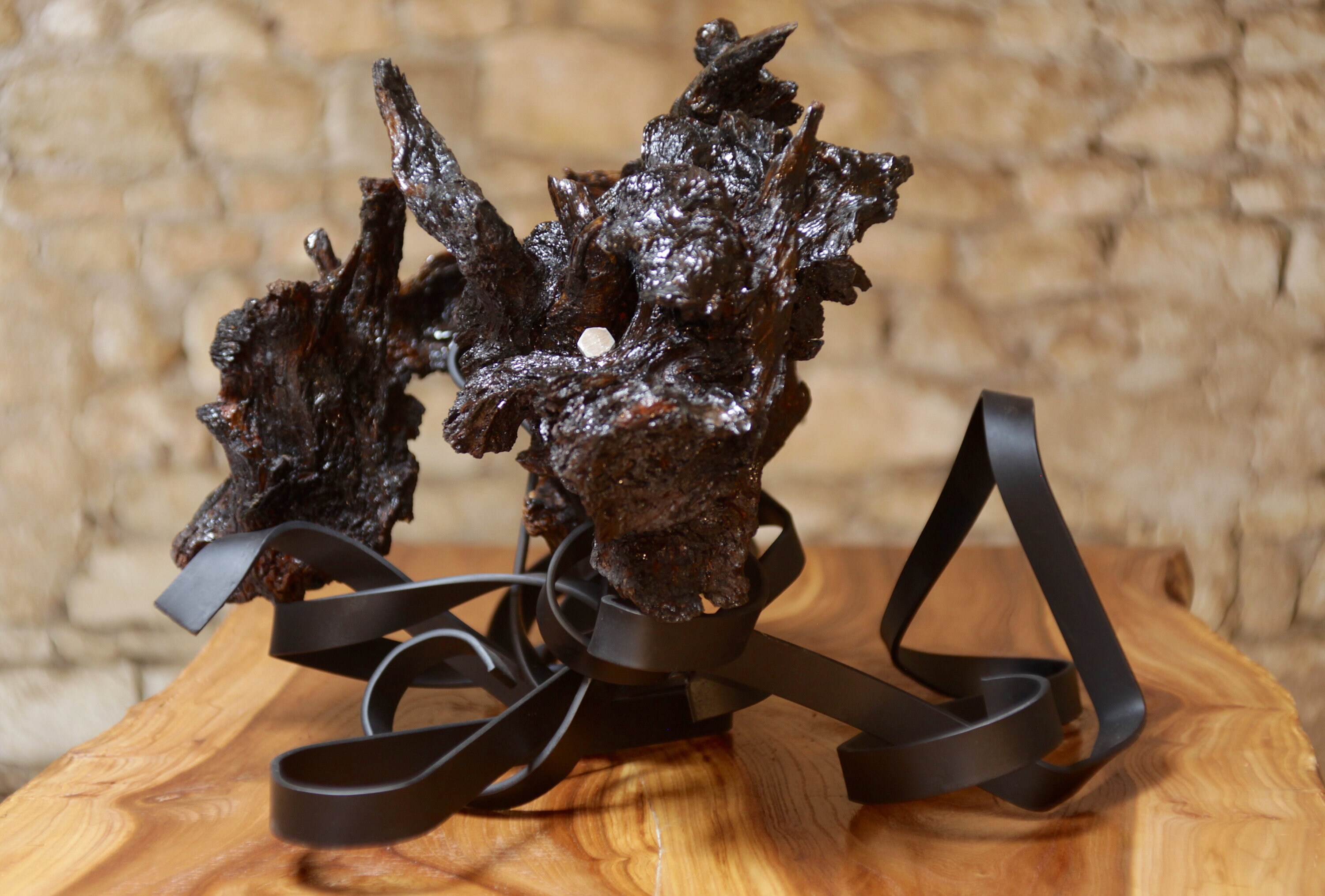 Dragon Sculpté Dans Bois d'acacia