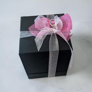 Velvet Petals Deluxe Parfymset 30 ml + 15 ml, mjuk blommig doft med ros och magnolia