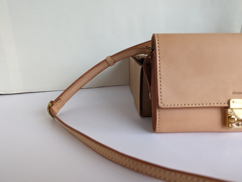 ansmund No.4, handstitched leather bag, handmade leather bag, cross body leather bag, natural color leather bag, vegetable tanned bag. image 4