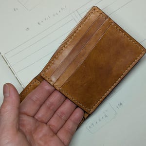 Hand Stitched Vegetable Tanned Leather Bifold Wallet - 8 Card Slots