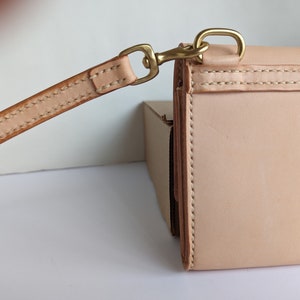 ansmund No.4, handstitched leather bag, handmade leather bag, cross body leather bag, natural color leather bag, vegetable tanned bag. image 6