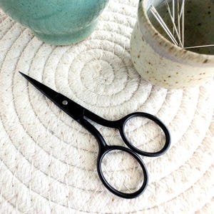 Small Embroidery Scissors in Matte Black | Compact Scissors for Cross-Stitch | Crafting Scissors