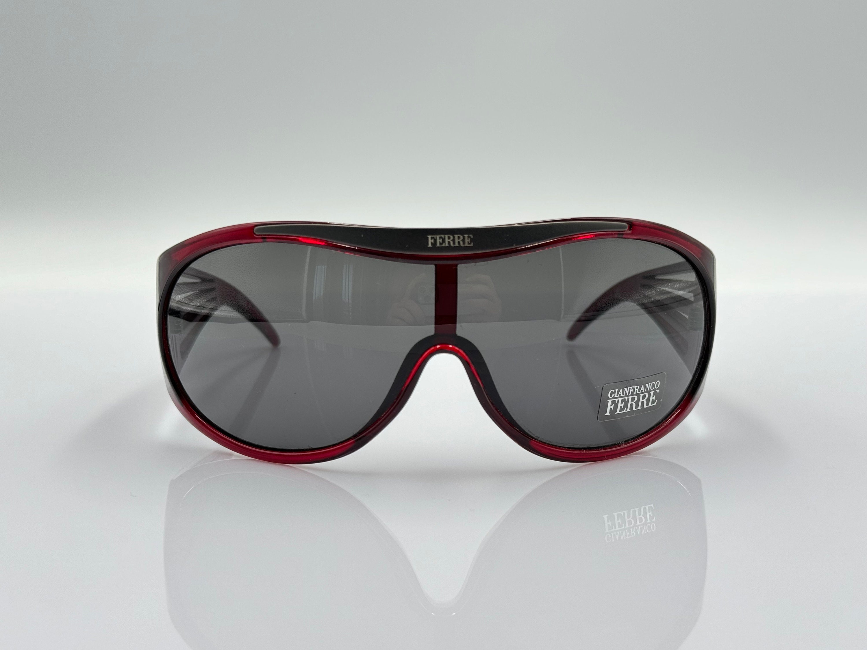 FERRE Vintage Shield Sunglasses, Red Oversized Wrap Frame  display picture 3