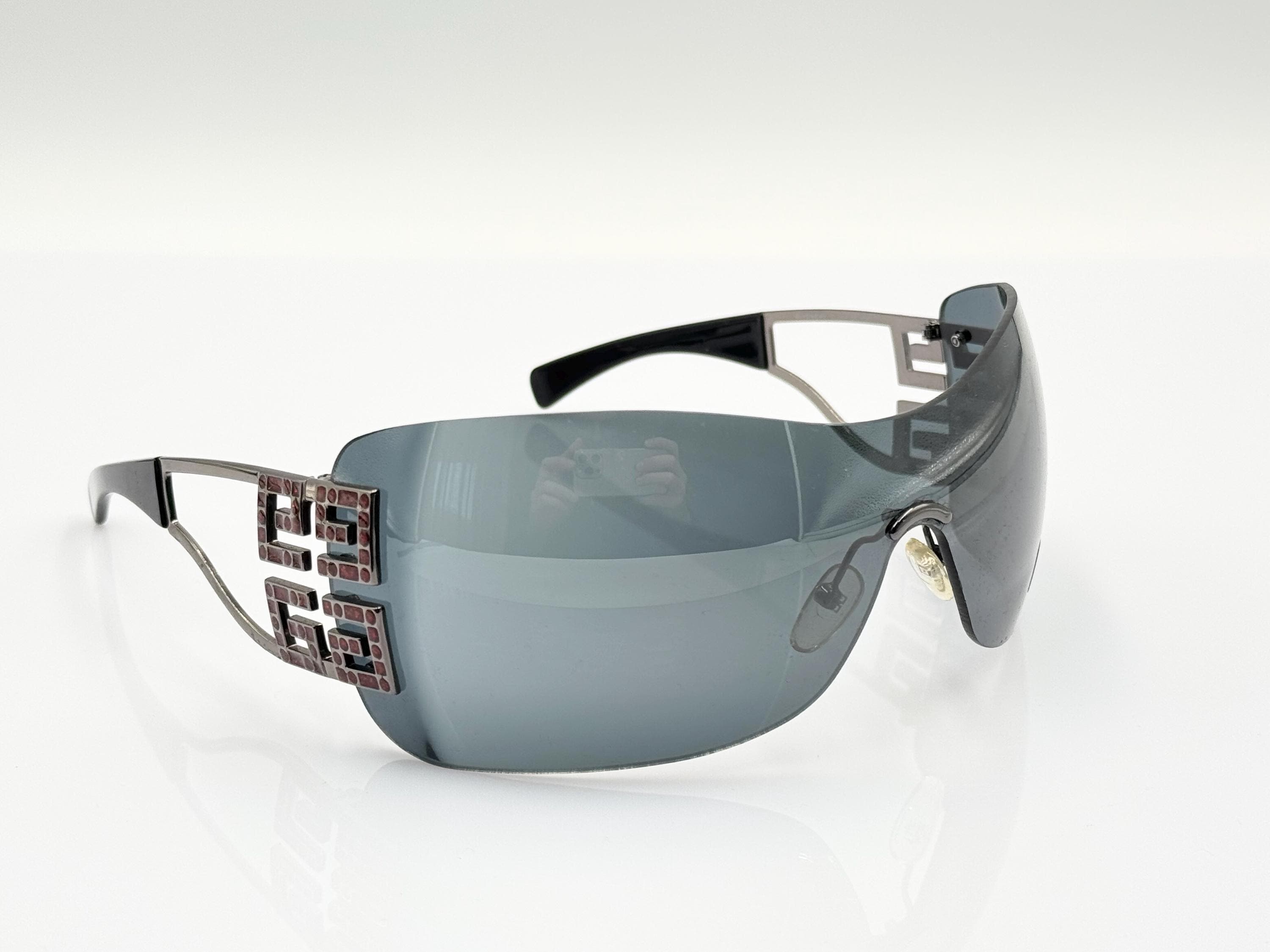 Authentic Used Givenchy sunglasses Grey Woman Amazon.com: Givenchy GV40059U 16C 59/15/ WOMAN Sunglasses  main image 4