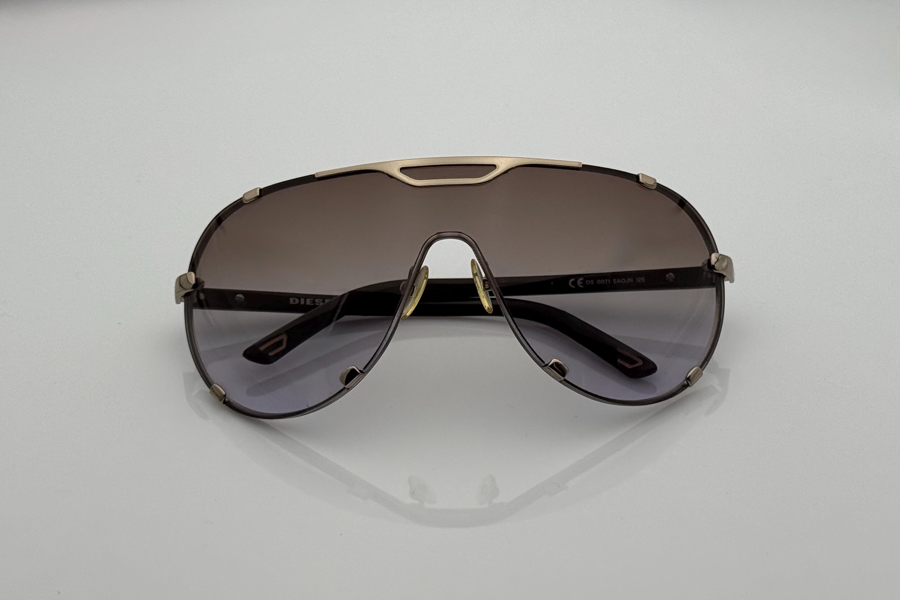 Diesel DS0071/S Vintage Shield Sunglasses, Luxury Gradient