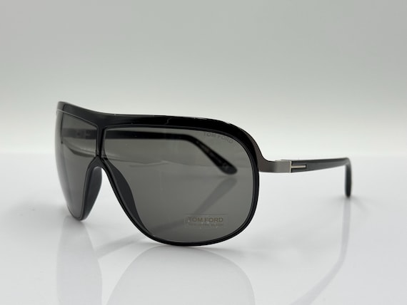 Tom Ford Andre TF69 Vintage Sunglasses, Unique Men display picture 1