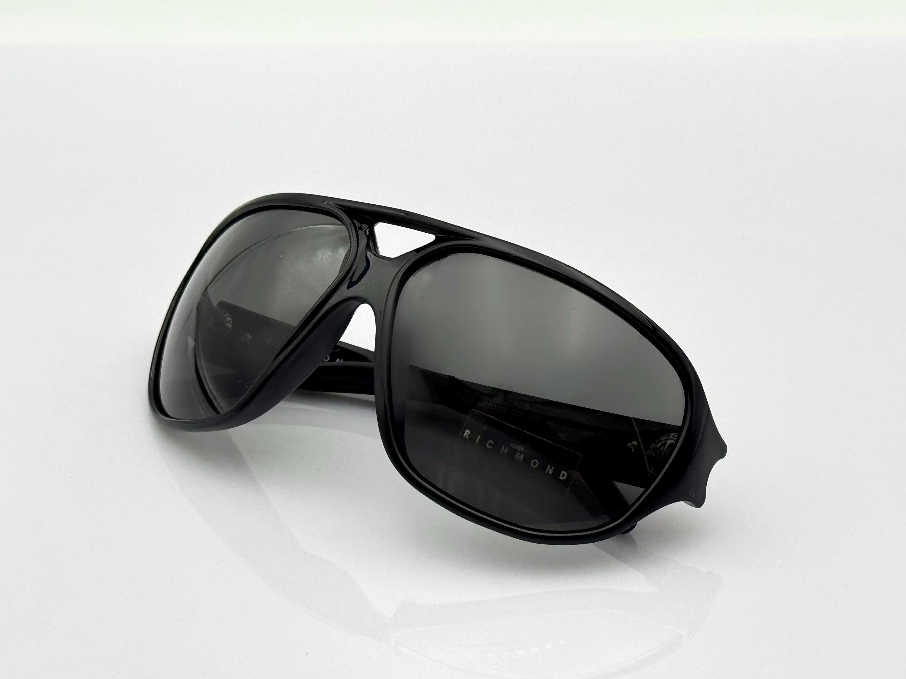 John Richmond JR659 Vintage Wrap Sunglasses, Unique Black  display picture 2