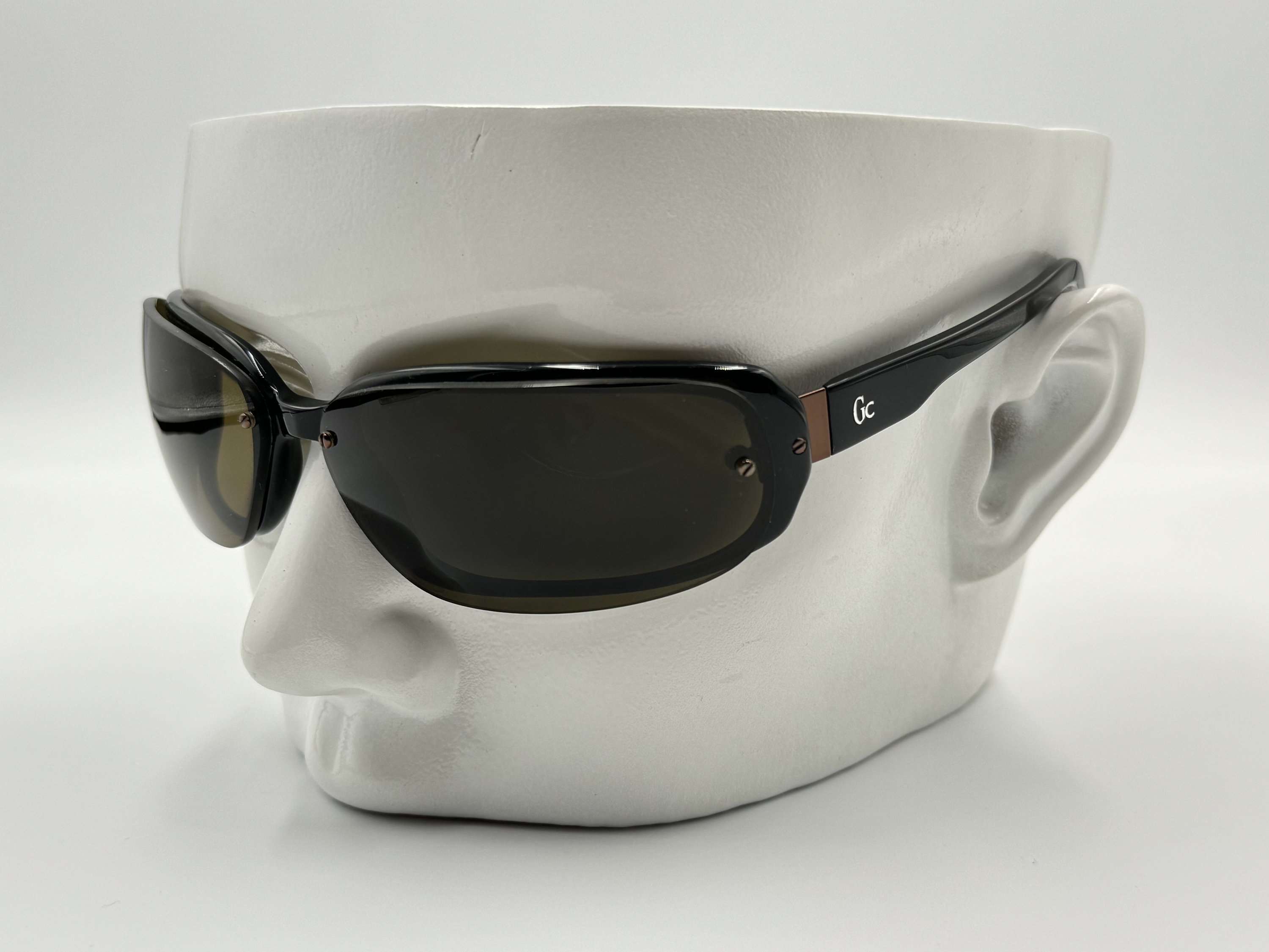 GUESS White Frame Black Lens Shield Sunglasses GUESS White Plastic Frame Sunglasses for Men for sale | eBay main image 2