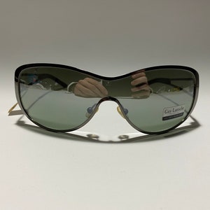 Guy Laroche GL026 vintage men and women unique silver shield sunglasses mirrored lens mono lens made in Italy NOS
