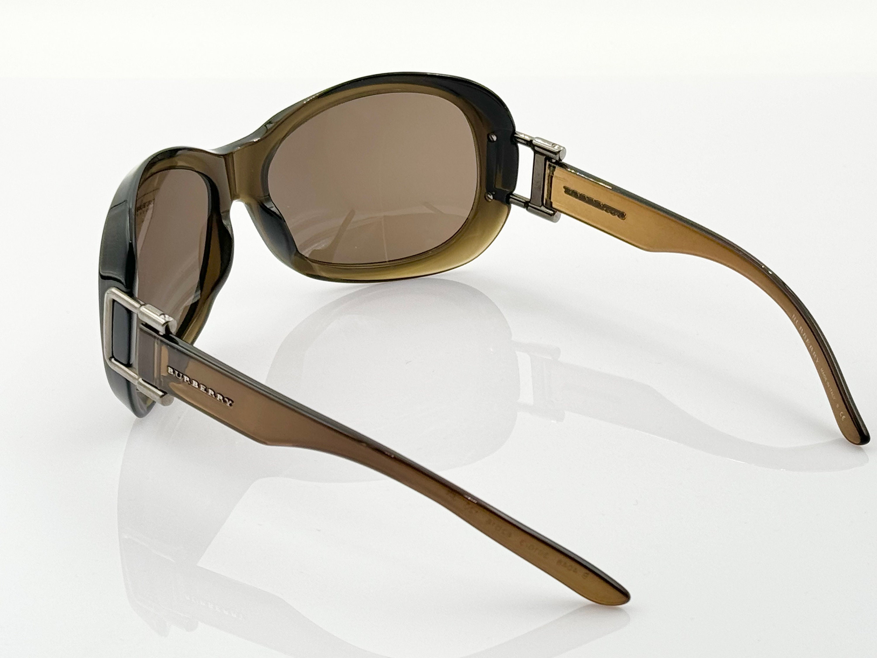 Vintage Burberry oversized sunglasses. Burberry Vintage Oversized Sunglasses, Unique Wrap Olive  main image 4