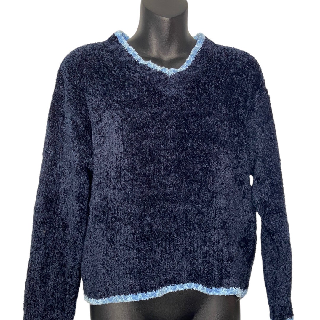 Vintage 90s/y2k Fuzzy Baby Blue / Navy Chenille V-neck Sweater